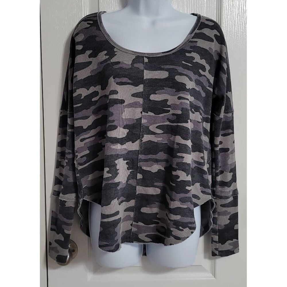 Lucky Brand Scoop Neck Camo Shirt size Small